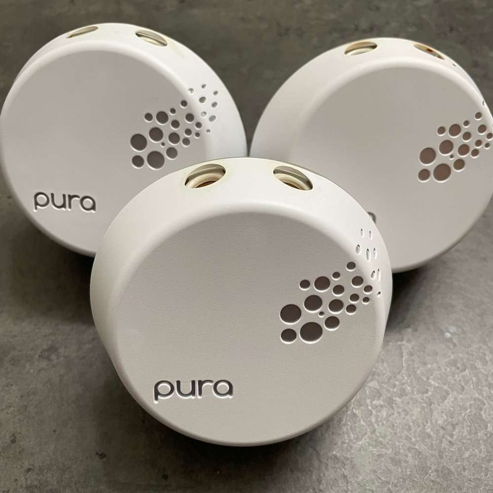 Pura White Smart Home Fragrance Diffuser (3) with fragrance refills (8)
